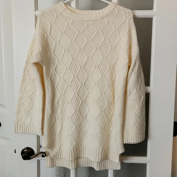 Max Studio Oversized Sweater - Picture 1 of 8